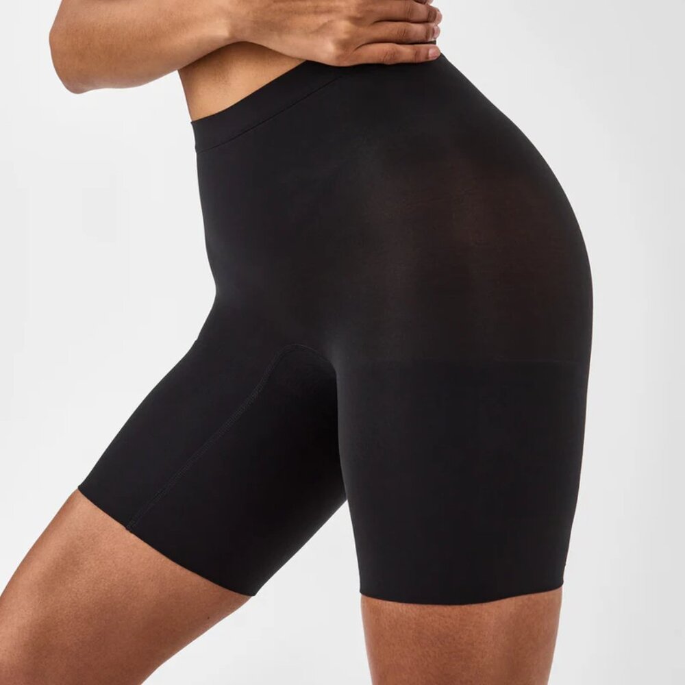 NWT Spanx by Sara Blakely Very Black Seamless Ultra Soft Power Shaper Short, XL - Picture 2 of 5